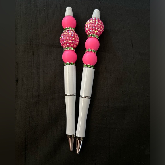 Stylish Pink and White Beaded Pen 🖋️ - Picture 4 of 7